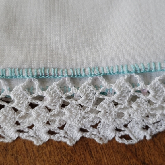 Vintage Pillowcases - Picture 3 of 6